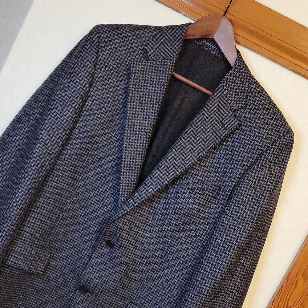 Taylor Men's Black and Gray Blazer‎